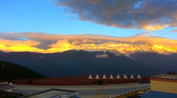 梅里日照金山.jpg
