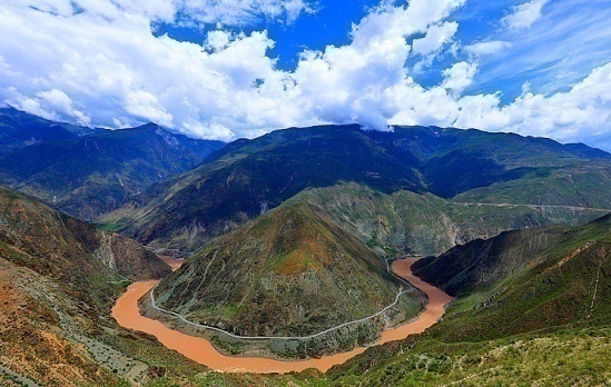 金沙江有这湾全景.jpg